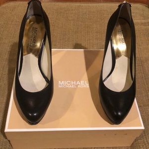 Michael Kors Hamilton Pump